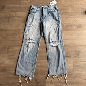 NWT Kancan distressed straight leg jeans - size 26 - 11 inch rise